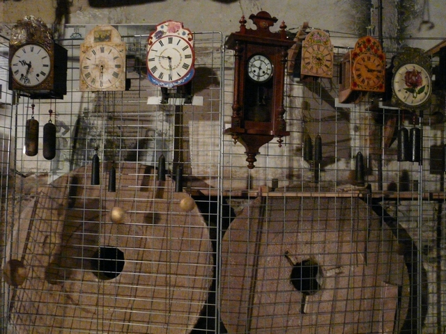 Tic-tac des engrenages des horloges anciennes de Delforge